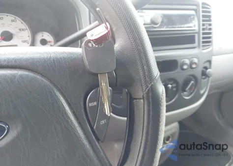 2002 Ford Escape Xlt from USA, damaged, VIN 1FMYU03162KB54534